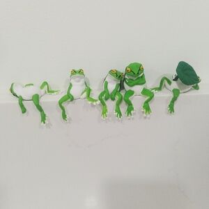 Green Frog Figurine Set